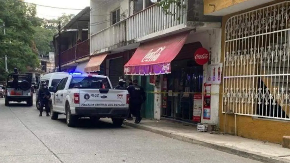 Muerto dentro de tienda de abarrotes